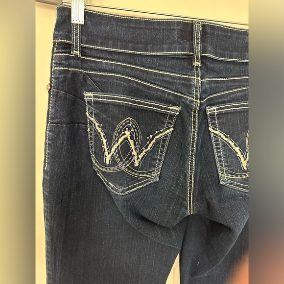 Wrangler western boot cut jeans dark wash EUC like new on trend - Picture 13 of 16